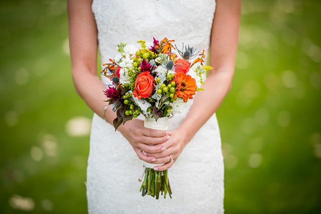 2023 Trends in Beach Wedding Dresses: Styles and Picks for Your Seaside Ceremony