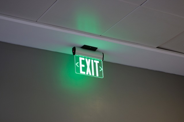 Navigating Workplace and Public Safety: A Guide to Signage Essentials