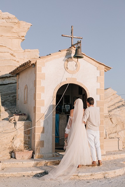 The Elegance of Simplicity: A Guide to Simple Wedding Dresses Through History and Design